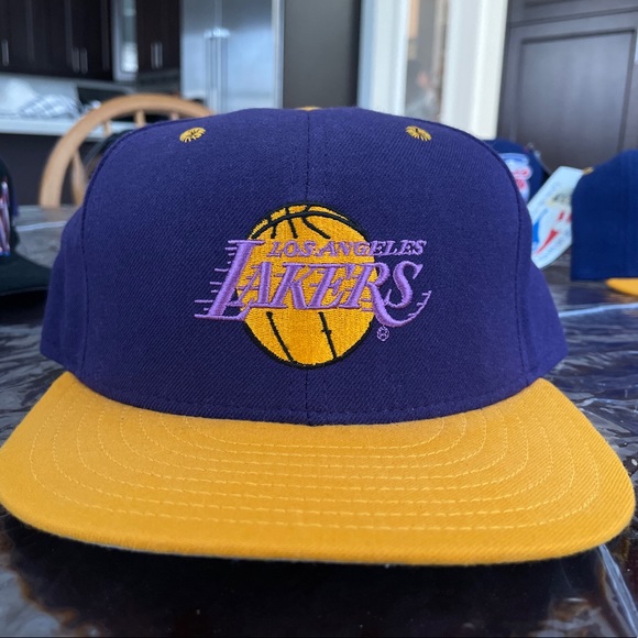 Vintage LA Lakers Cap - Picture 1 of 3